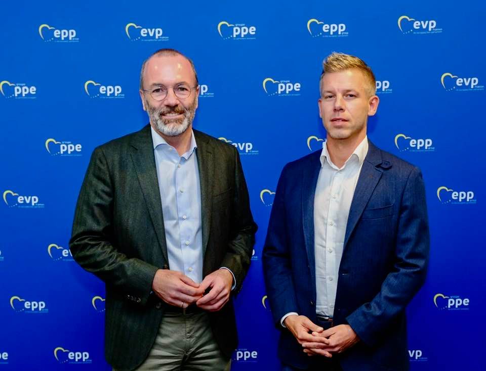 Manfred Webrer és Magyar Péter (Forrás: Facebook)