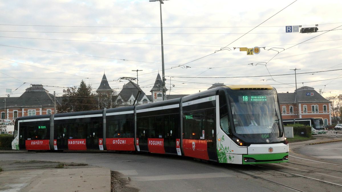 Az álla is leesik, ha megnézi, hogyan bliccelt ez a két fiatalember Miskolcon + videó