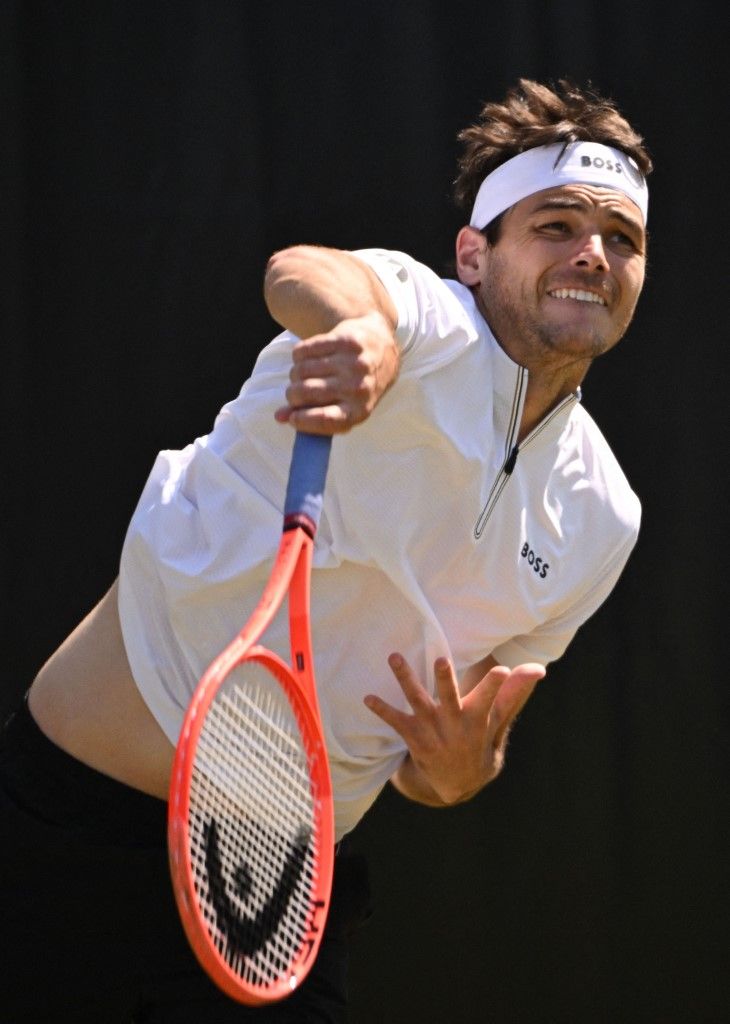 Taylor Fritz kemény szervái füvön különösen jól érvényesülnek. Fucsovics Mártonnak nehéz dolga lesz ellene Stuttgartban
