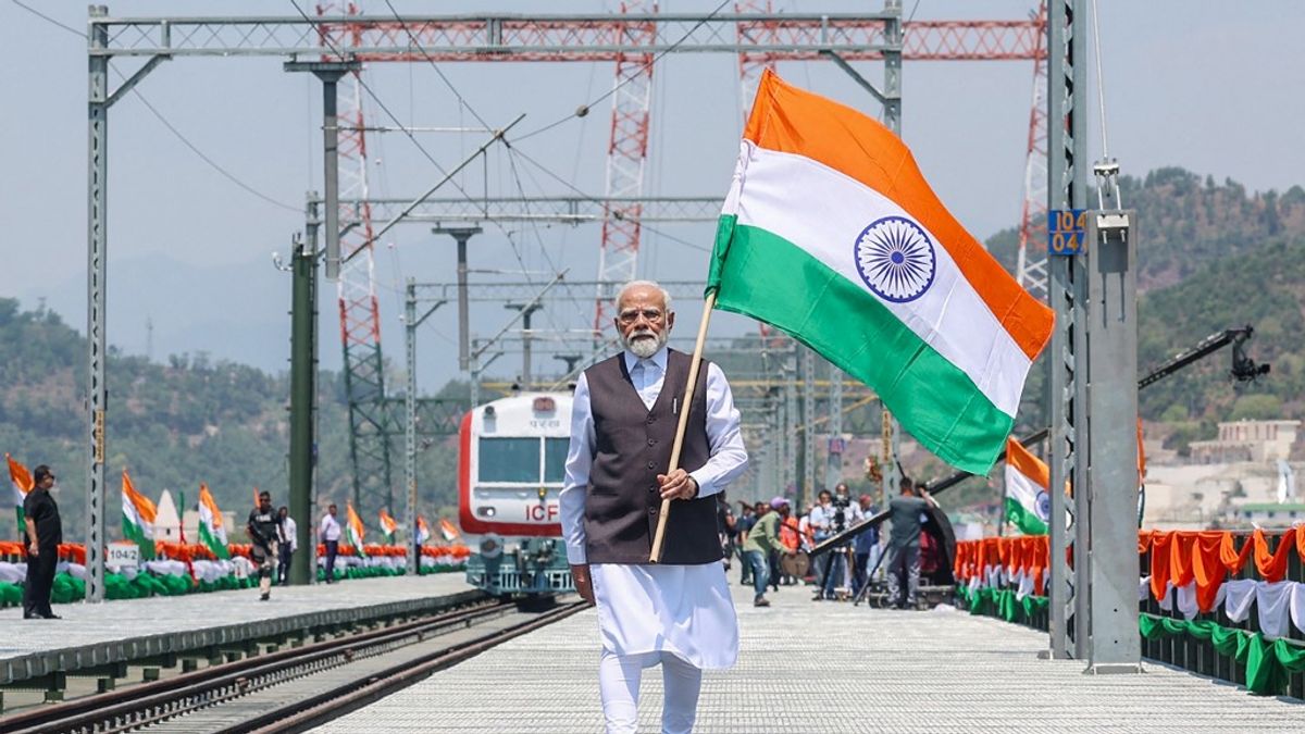Történelmet írt Modi: egyedülálló híd épült Indiában