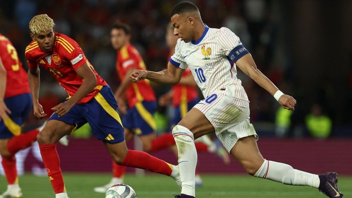 Mbappé megragadta a bírót, Yamal mondatai alapján eldőlt az Aranylabda sorsa