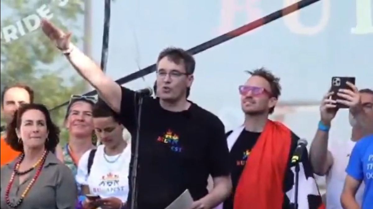 Náci karlendítést mutatott be Karácsony Gergely, áll a bál Nyugat-Európában + videó