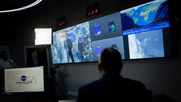 Orbán Viktor az Axiom-4 küldetésben részt vevő Kapu Tibor magyar űrhajóssal beszélgetett