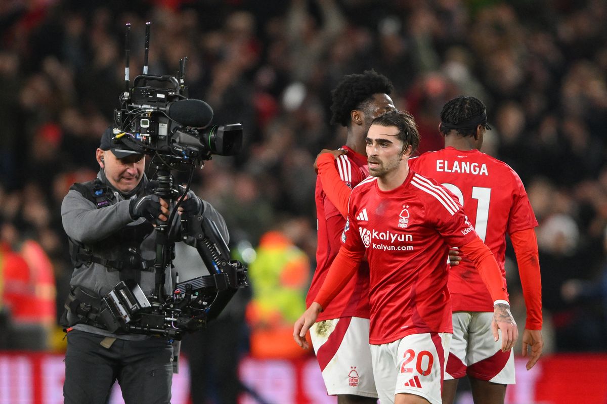 Az operatőrök a pályára is bemehetnek a Premier League új idényében