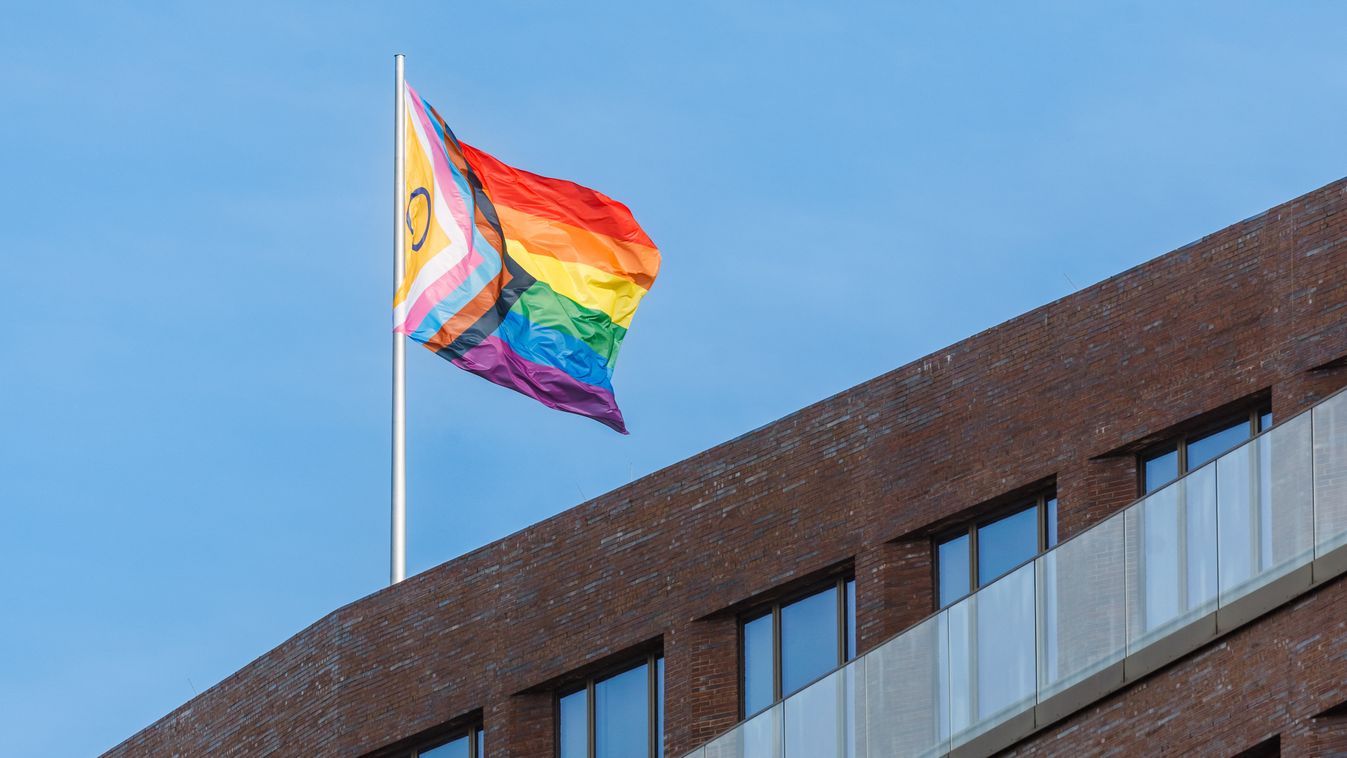 Egy berlini iskola pride zászlója miatt fordultak bírósághoz szülők.