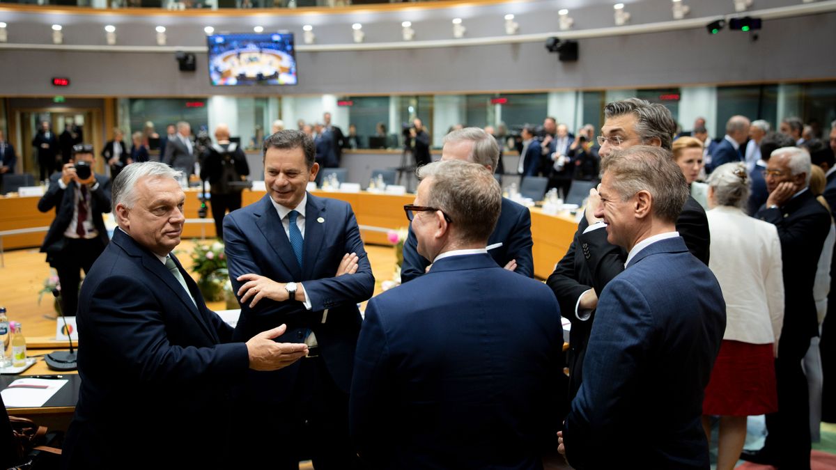Orbán Viktor: Ha Ukrajnát integrálnánk az Európai Unióba, akkor azzal együtt a háborút is integrálnánk