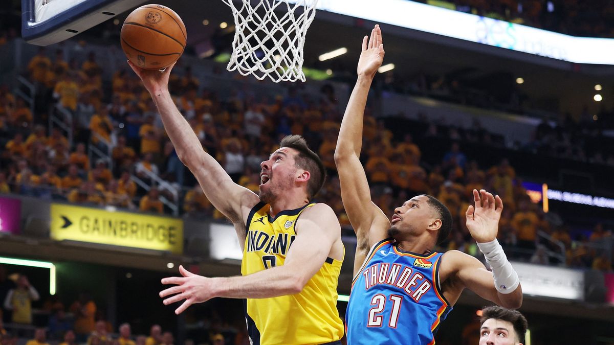 T.J. McConnell (labdával) az Indiana Pacers egyik legjobbja volt az Oklahoma City elleni döntőben.