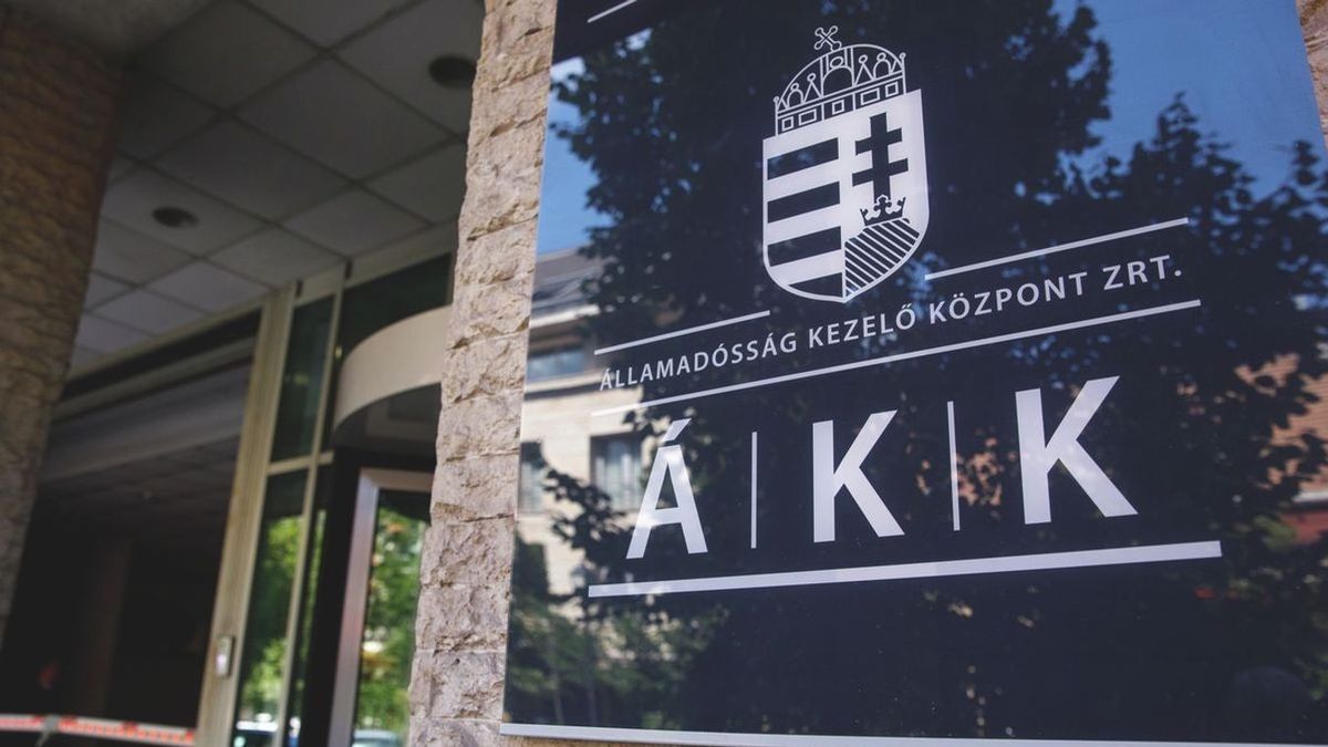 Csökkenő pályán az államadósság