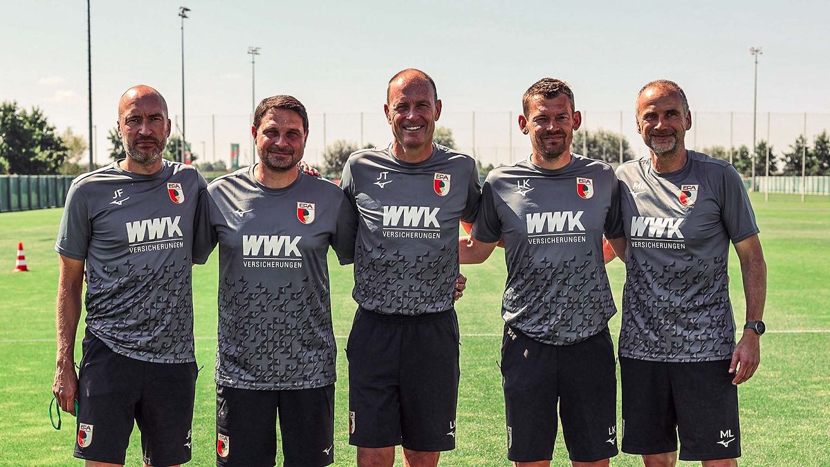 Szabics Imre (balról a második) tavaly csatlakozott az Augsburg edzői stábjához, amely most felbomlott