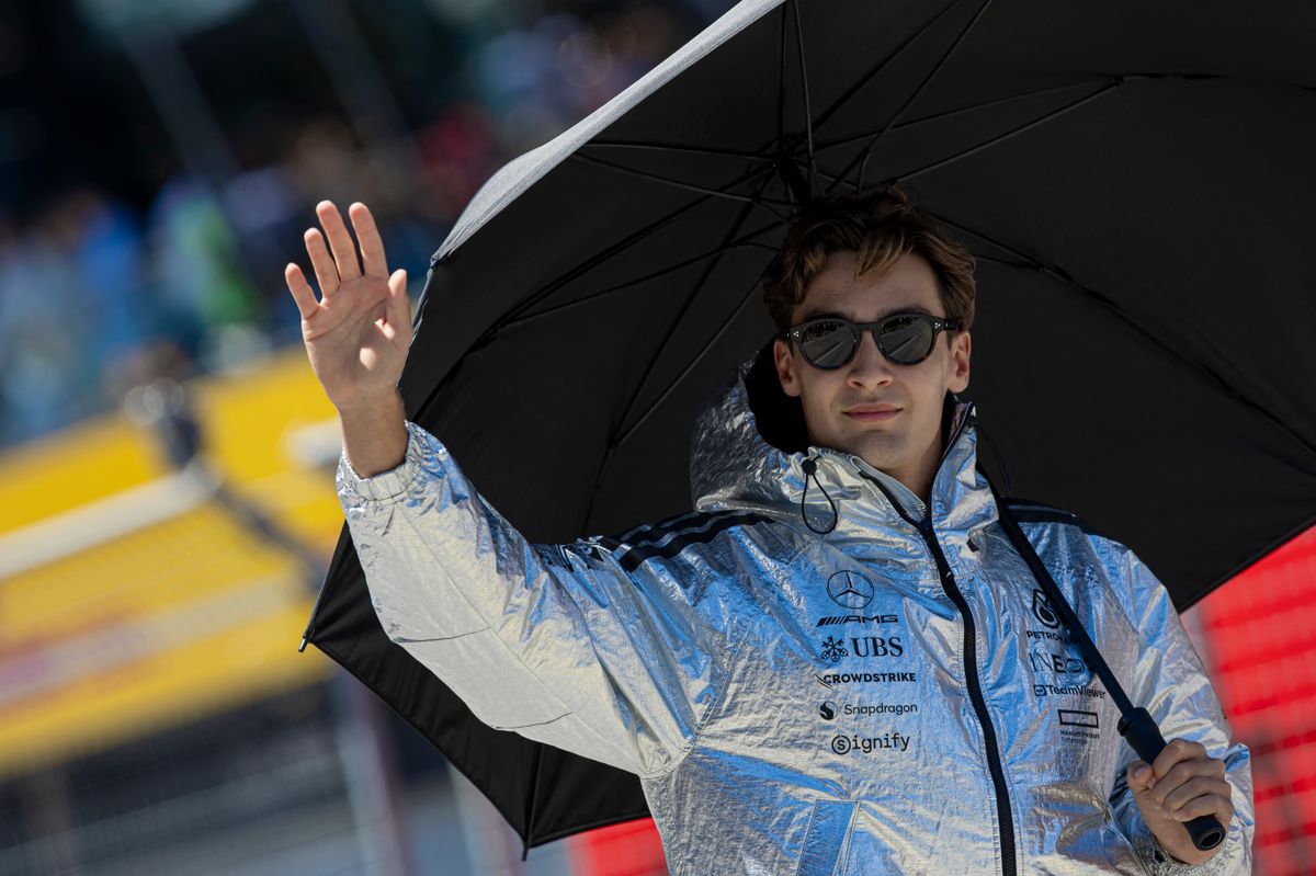 Russellnek még nincs szerződése a következő idényre, ennek Verstappen az oka?