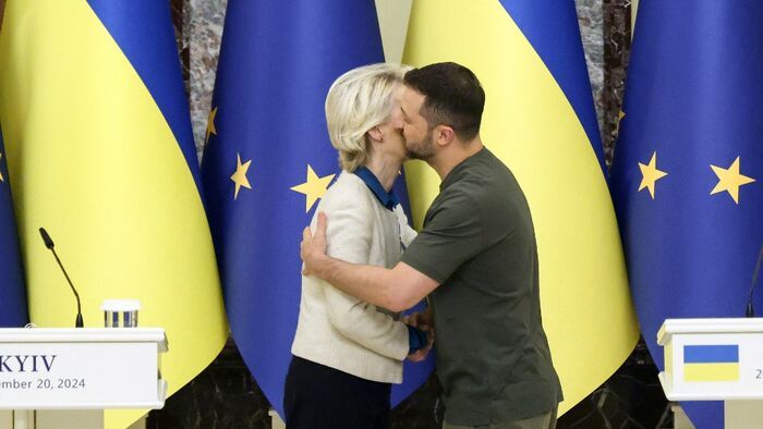 Ursula Von Der Leyen, az Európai Tanács elnöke és Volodiymir Zelenszkij, Ukrajna elnöke
