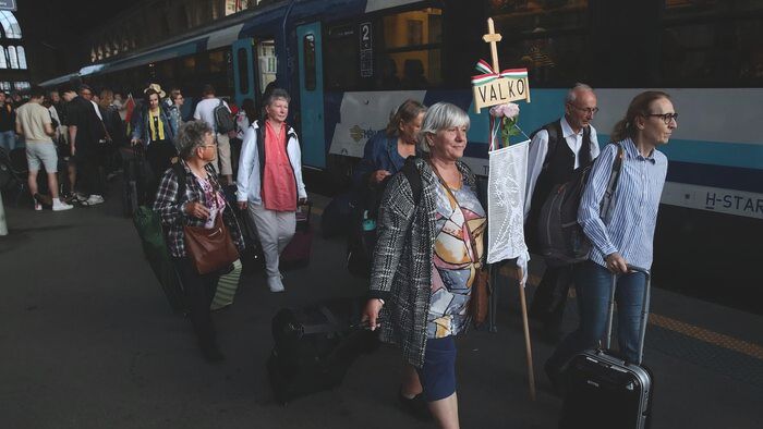 20250605 budapest keleti pu boldogasszony zarandokvonat elindul csiksomlyora havran zoltan magyar nemzet