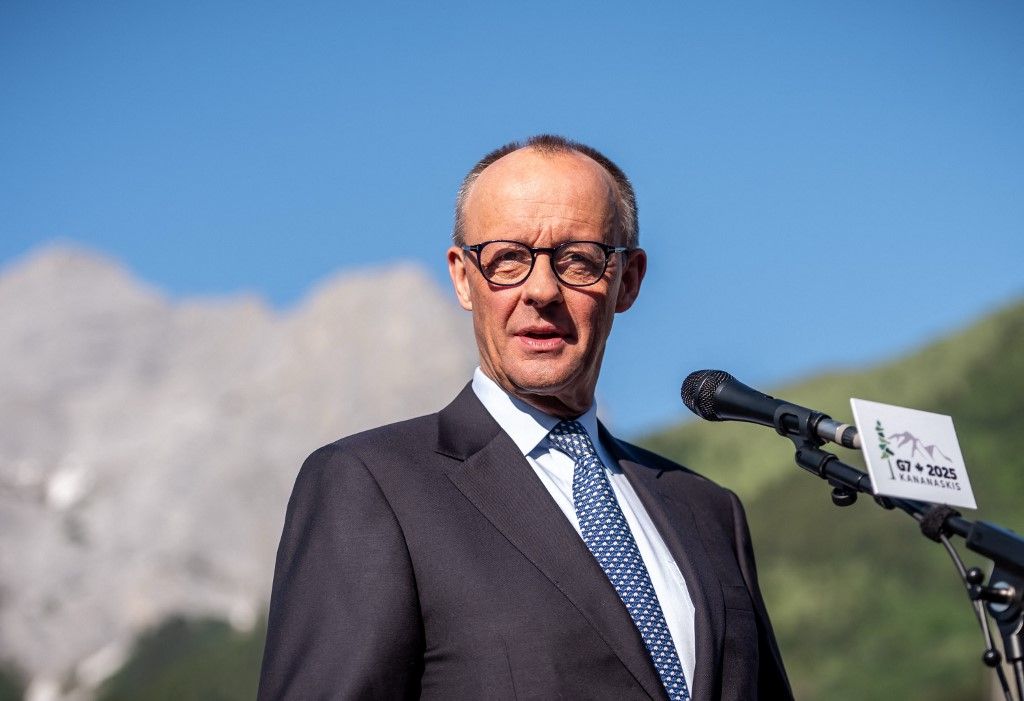 Friedrich Merz német kancellár is a sorkatonaság mellett van
