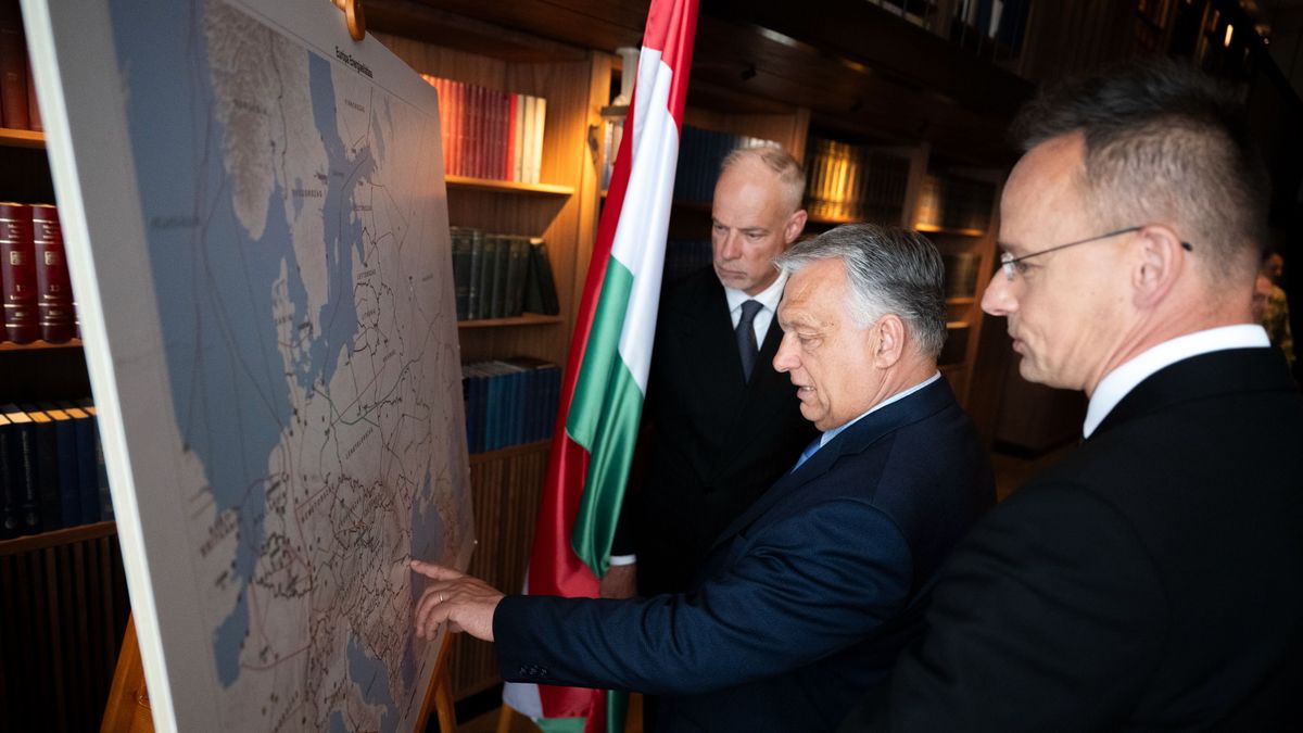 Orbán Viktor: A brüsszeli vezetés mindent megtesz, hogy Magyarországot belepréselje a háborúpárti európai koalícióba + videó
