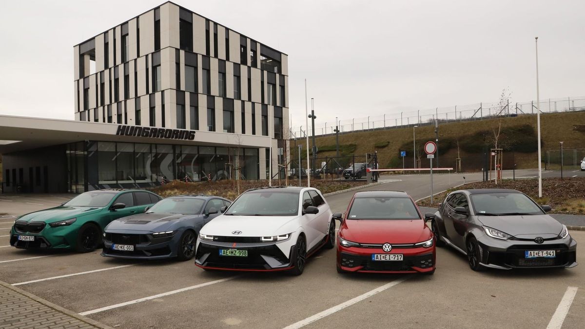 Két közös van bennük, a vezetési élmény és a sok lóerő - BMW M5, Ford Mustang Dark Horse, Hyundai Ioniq 5 N, Toyota GR Yaris, Volkswagen Golf GTI összehasonlító teszt