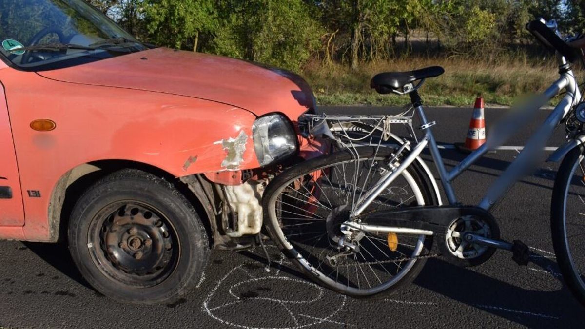 Azt hitte a volt rendvédelmi dolgozó, hogy rá tudja kenni a hibáit a biciklisre, akit elütött + videó