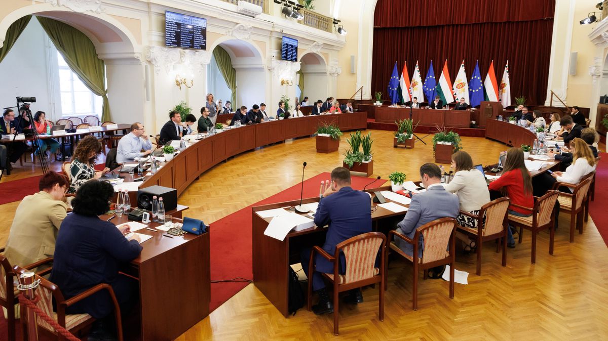 Csak időt nyert Karácsony az új költségvetéssel, a csődtől még nem menekült meg