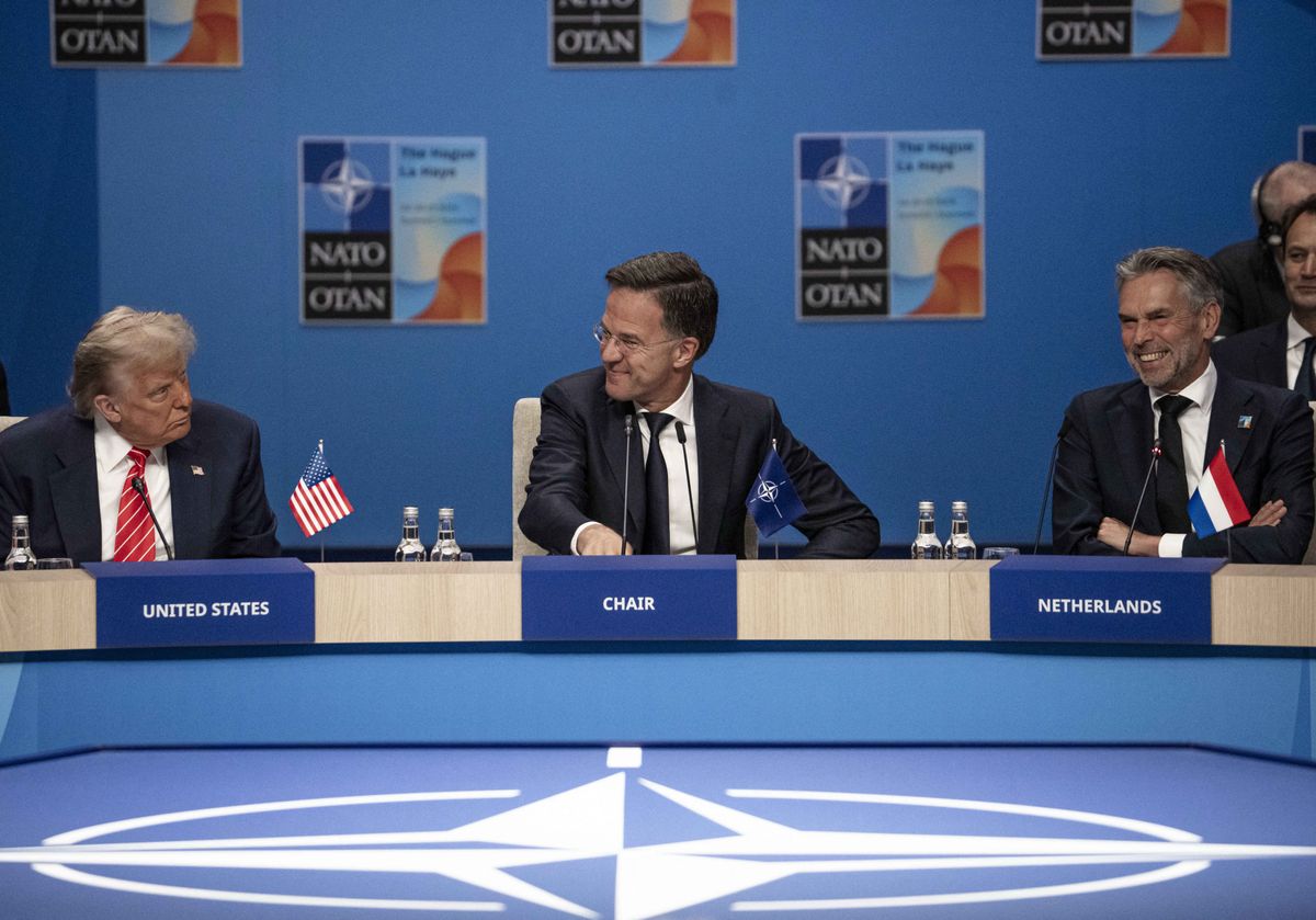 DEN HAAG - Donald Trump, Mark Rutte and Dick Schoof prior to the NATO Summit meeting at the World Forum. The Netherlands, for the first time in NATO's history of existence, is hosting a NATO summit. ANP FREEK VAN DEN BERGH netherlands out - belgium out (Photo by ANP MAG / ANP via AFP)