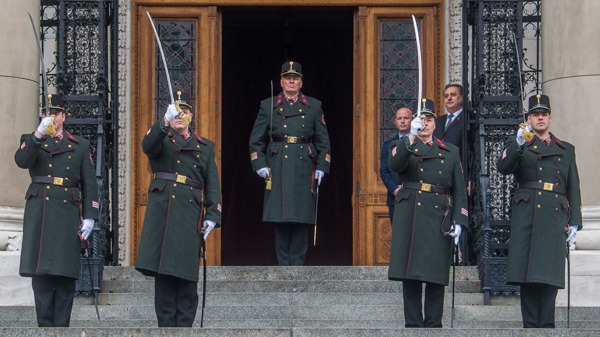 Tudta? Ollót sem vihet be az Országházba