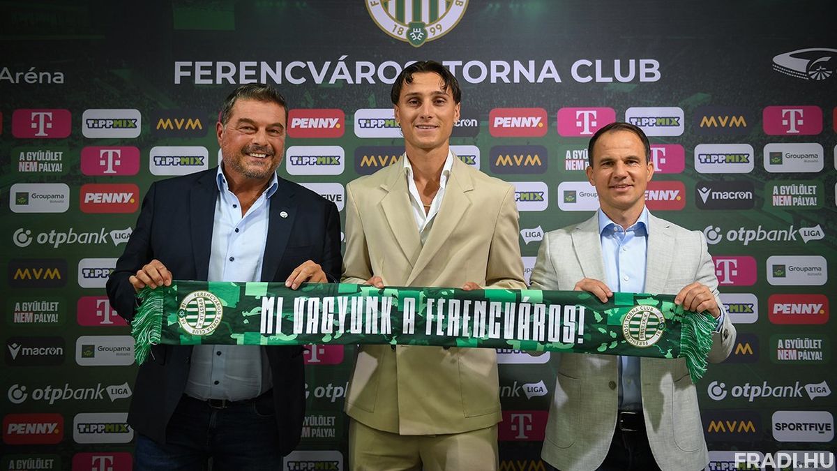 Orosz Pál, az FTC Labdarúgó Zrt. vezérigazgatója, Jonathan Levi és Hajnal Tamás, a Ferencváros sportigazgatója.