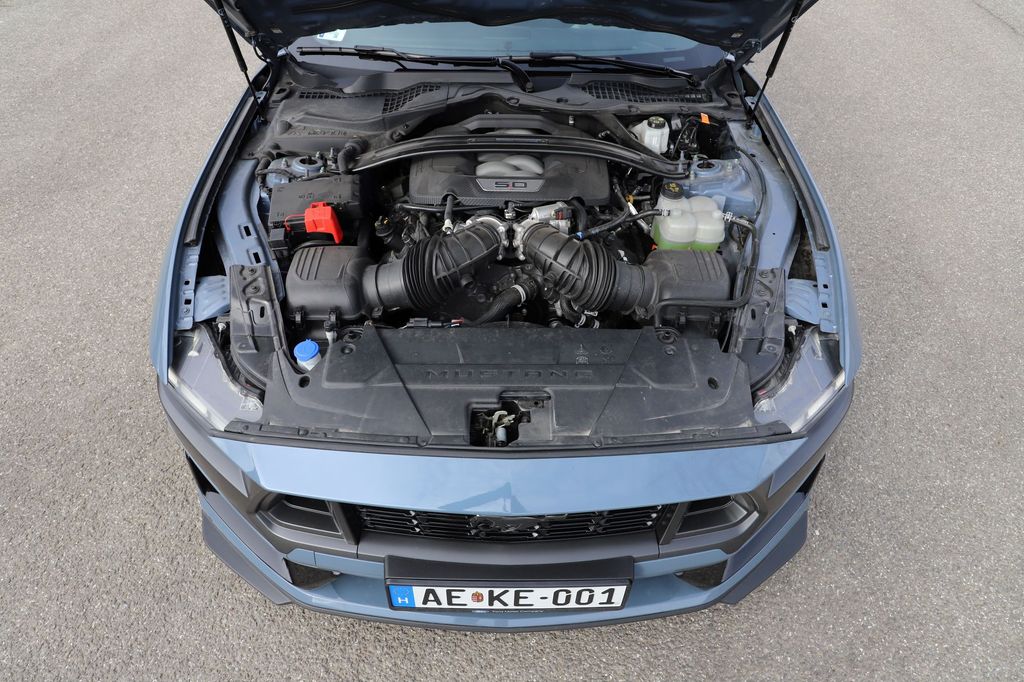 Ford Mustang Dark Horse