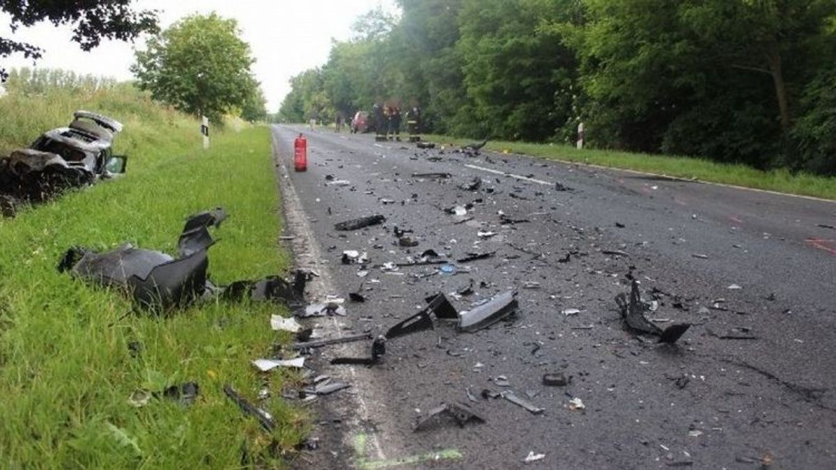 Balesetben meghalt egy motoros Veszprémnél, lezárták az utat
