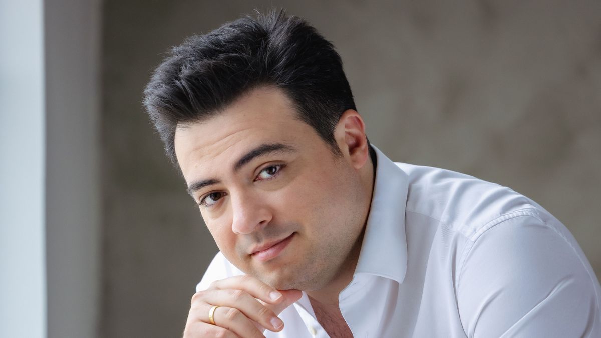 Tokaji borlovaggá avatták a magyar zongoraművészt