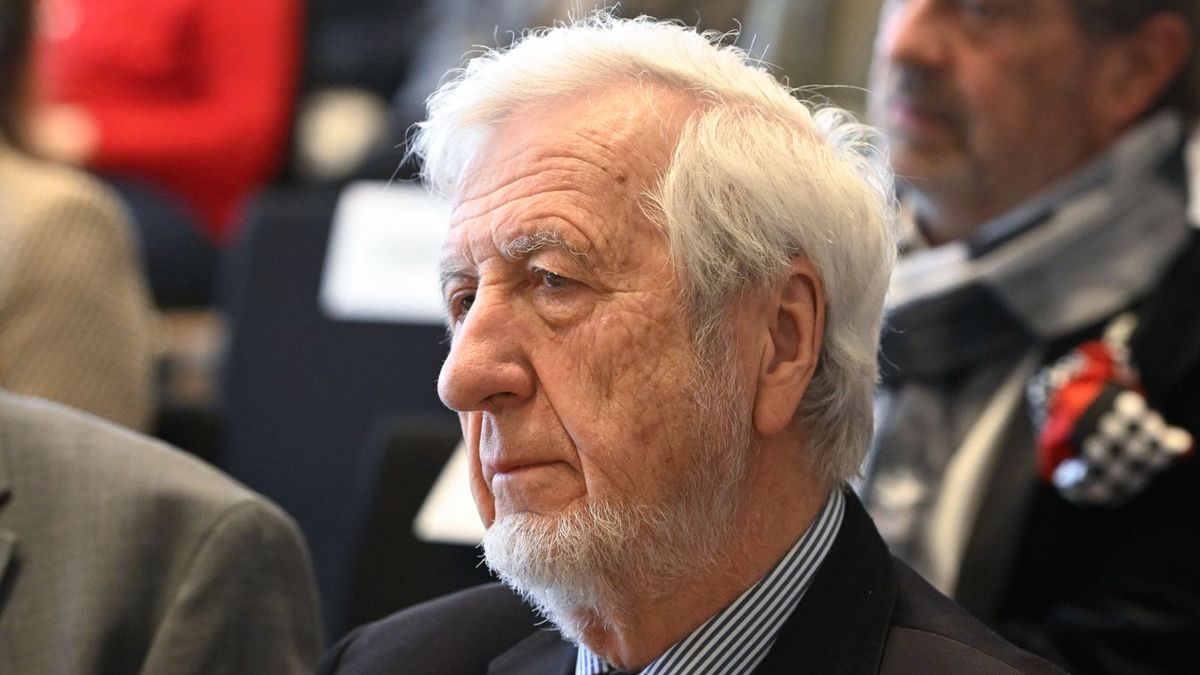 Nem engedné ki a börtönből az ügyészség Jeszenszky Géza támadóját