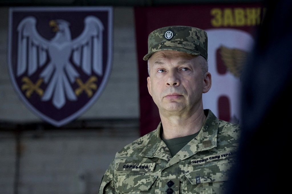 This handout photograph taken and released by the Ukrainian Presidential Press Service on October 4, 2024, shows Commander-in-Chief of the Armed Forces of Ukraine Oleksandr Syrsky visiting the 82nd Air Assault Brigade at an undisclosed location in the Sumy region, amid the Russian invasion of Ukraine. Ukraine's President Volodymyr Zelensky said on October 4, 2024 he had visited the Sumy region and met soldiers fighting in the offensive across the border in Russia's Kursk region. (Photo by Handout / UKRAINIAN PRESIDENTIAL PRESS SERVICE / AFP) / XGTY / RESTRICTED TO EDITORIAL USE - MANDATORY CREDIT "AFP PHOTO / UKRAINIAN PRESIDENTIAL PRESS SERVICE" - NO MARKETING NO ADVERTISING CAMPAIGNS - DISTRIBUTED AS A SERVICE TO CLIENTS