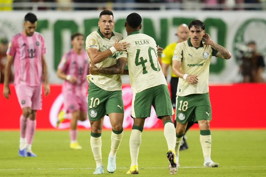 Palmeiras, Lionel Messi, Inter Miami, klubvilágbajnokság, klub-vb, Paulinho left winger of Palmeiras and Brazil celebrates after scoring his sides first goal during the FIFA Club World Cup 2025 group A match between Internacional CF Miami and SE Palmeiras at Hard Rock Stadium on June 23, 2025 in Miami Gardens, Florida. (Photo by Jose Breton/Pics Action/NurPhoto) (Photo by Jose Breton / NurPhoto via AFP)