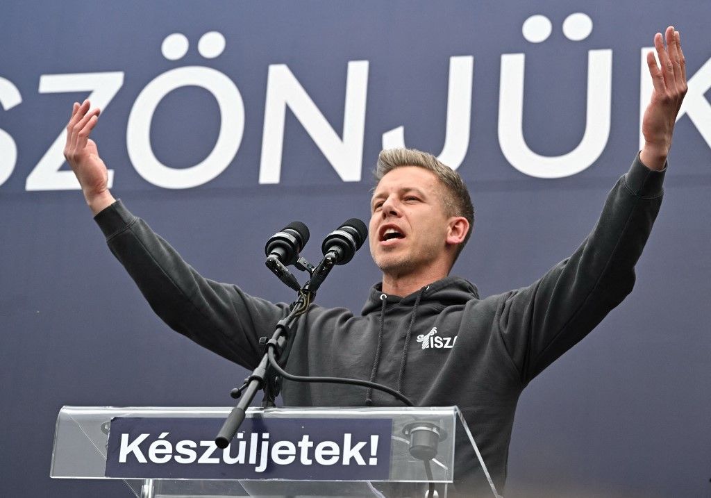 Magyar Péter pártja már beemelte programjába Ukrajna uniós csatlakozásának támogatását. (Fotó: ATTILA KISBENEDEK / AFP)