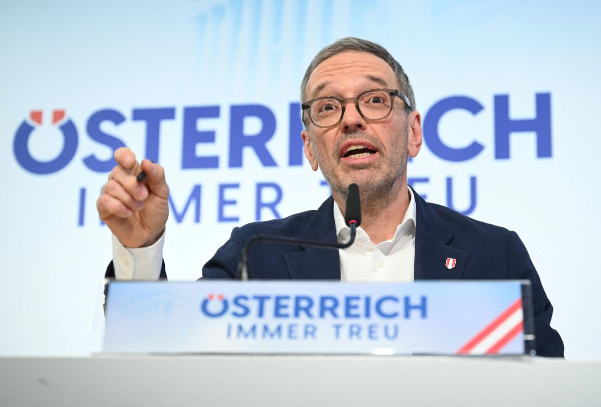 Egyre több bírálat éri az osztrák kormányt az FPÖ részéről is, amiért olyan lépéseket tesz, amelyek veszélyeztethetik Ausztria semlegességét 