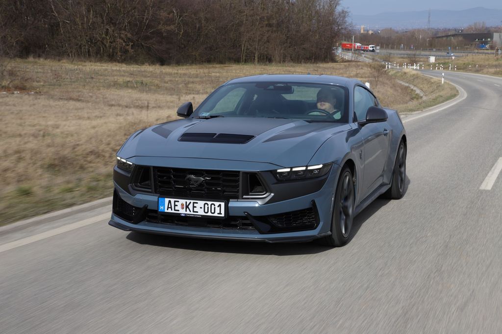Ford Mustang Dark Horse