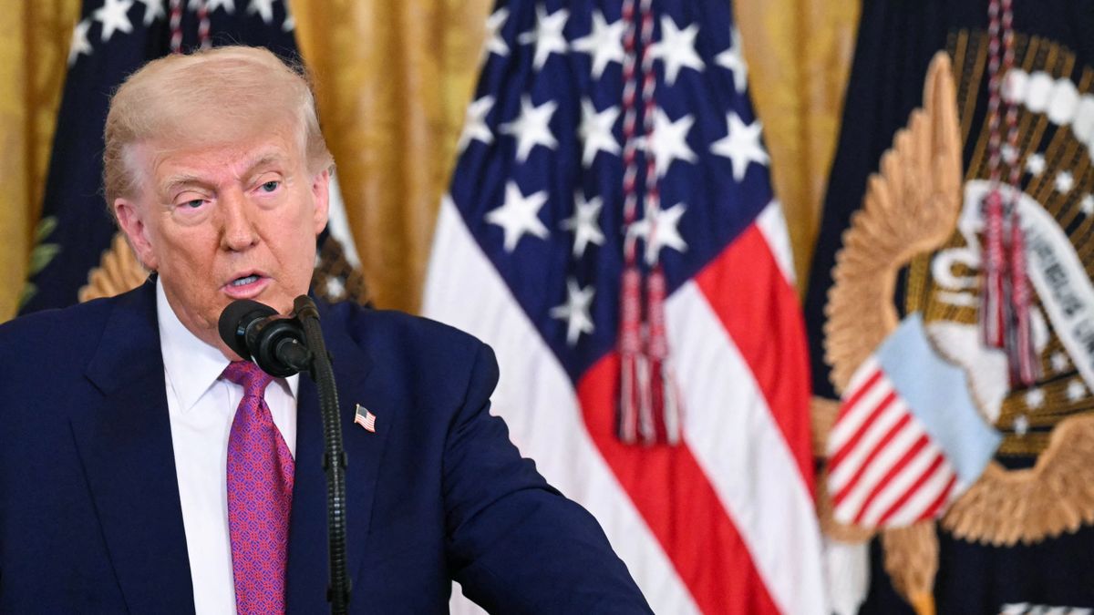 Két amerikai hadihajó várakozik – segítséget nyújthatnak Izraelnek
