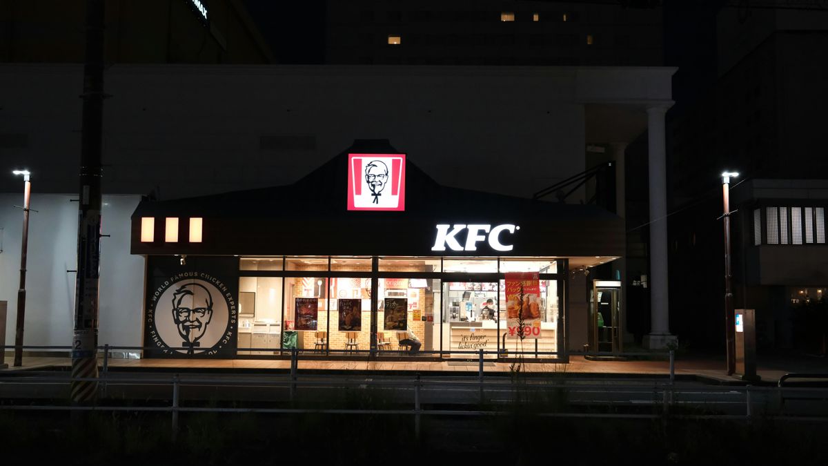 Sörétes puskával sétált be egy férfi a tatabányai KFC-be