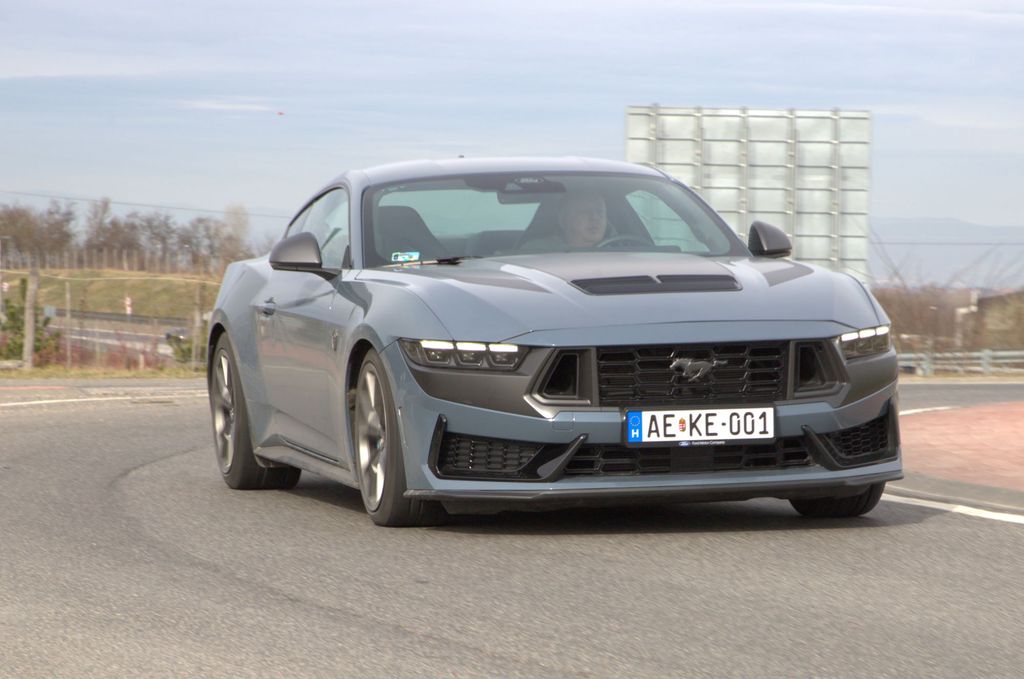 Ford Mustang Dark Horse
