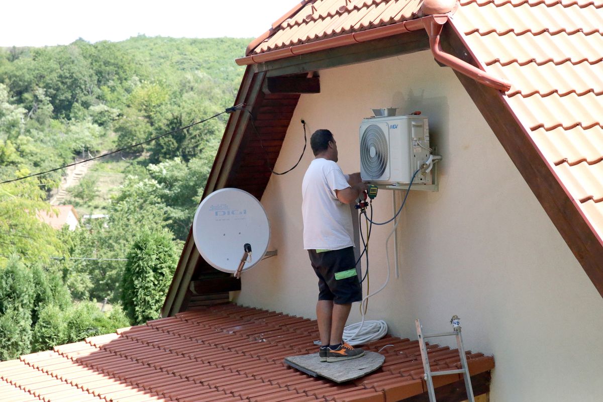 20190805 áramfogyasztás SzekszárdNyáron hűt télen fűt. Klíma illusztráció.Fotó: Mártonfai Dénes MDTolnai Népújság