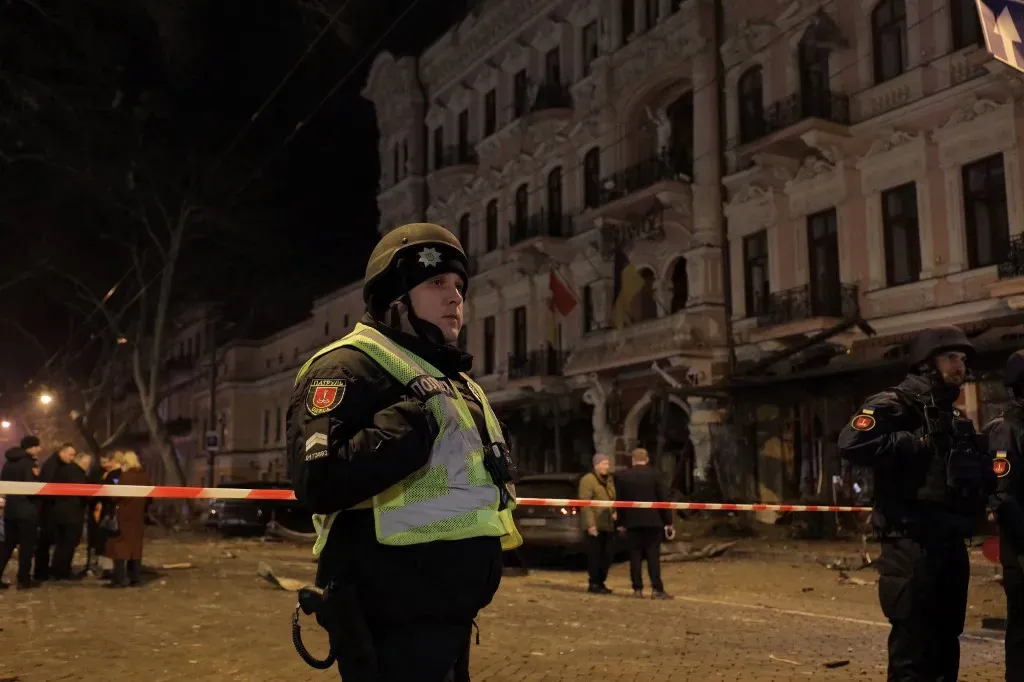 Rendőr -és katonaegyenruhában árultak drogot egy bűnszervezet tagjai Ukrajnában – illusztráció