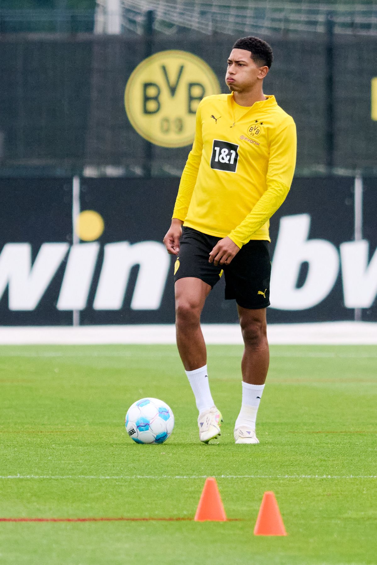 Jobe Bellingham már edzett a Dortmund játékosaként, mielőtt Szlovákiába utazott az U21-es labdarúgó Európa-bajnokságra