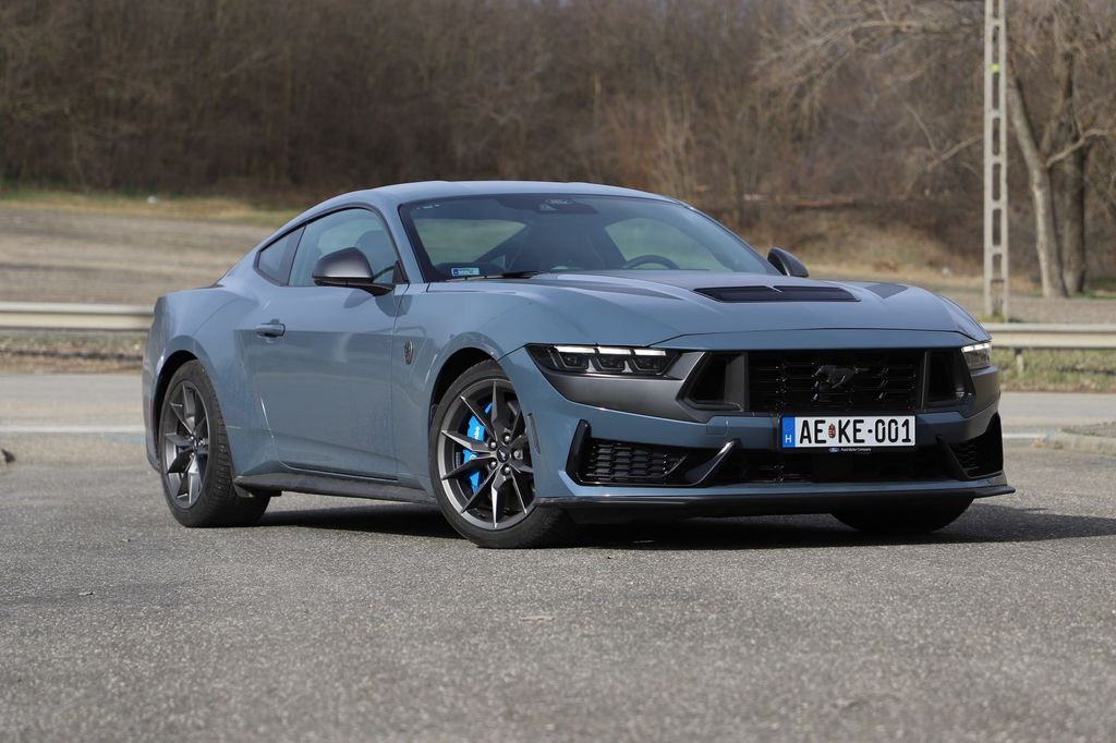 Ford Mustang Dark Horse