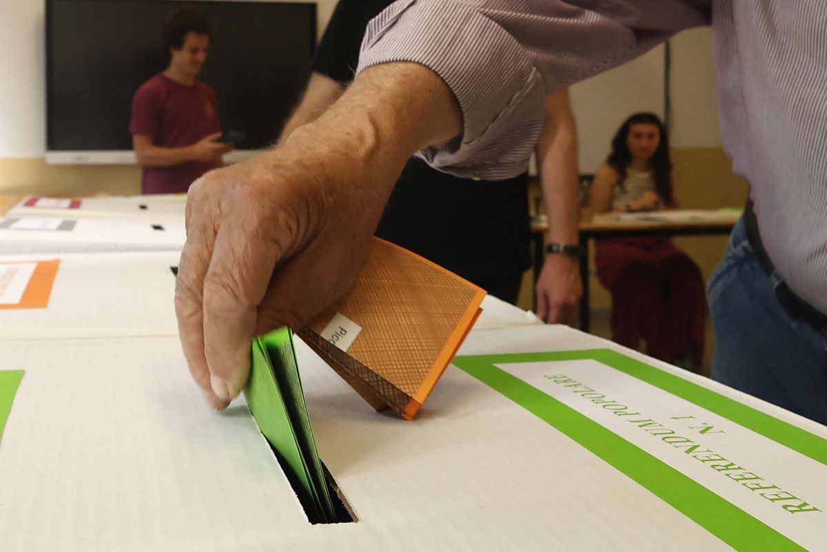 Az olaszok kategorikusan megbuktatták a baloldal által kezdeményezett referendumot