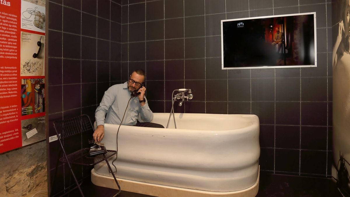 Horthy és Kádár telefonja egy tárlaton