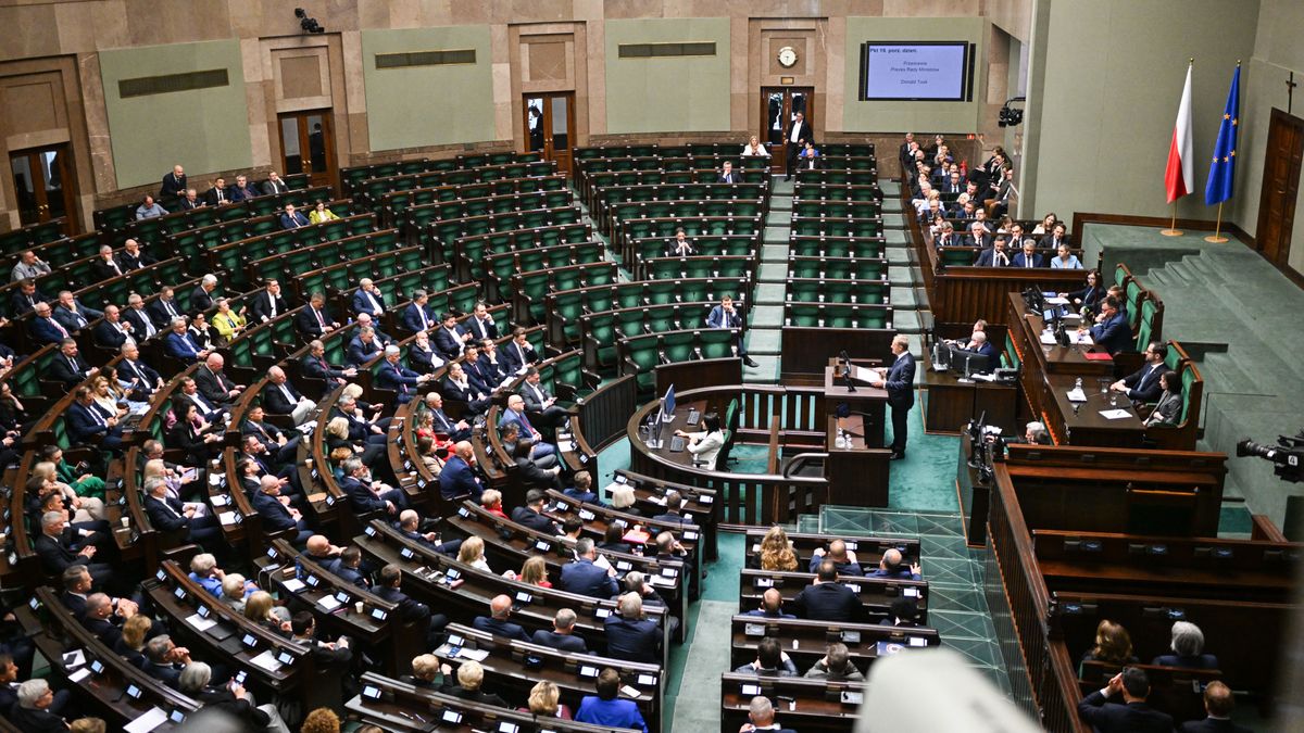 Donald Tusk kormányáról döntött a szejm