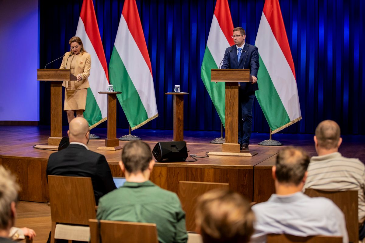 Kormányinfó Gulyás Gergely