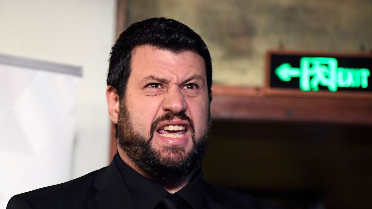 Puzsér Róbertnek vége, aljas húzása a karrierjébe kerülhet