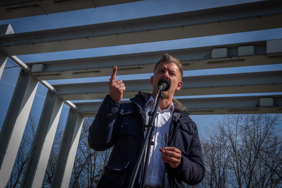 Brüsszel megakadályozza Magyar Péter mentelmi ügyének tárgyalását – Lomnici szerint ez súlyos politikai üzenet és a jogállamiság sérelme.