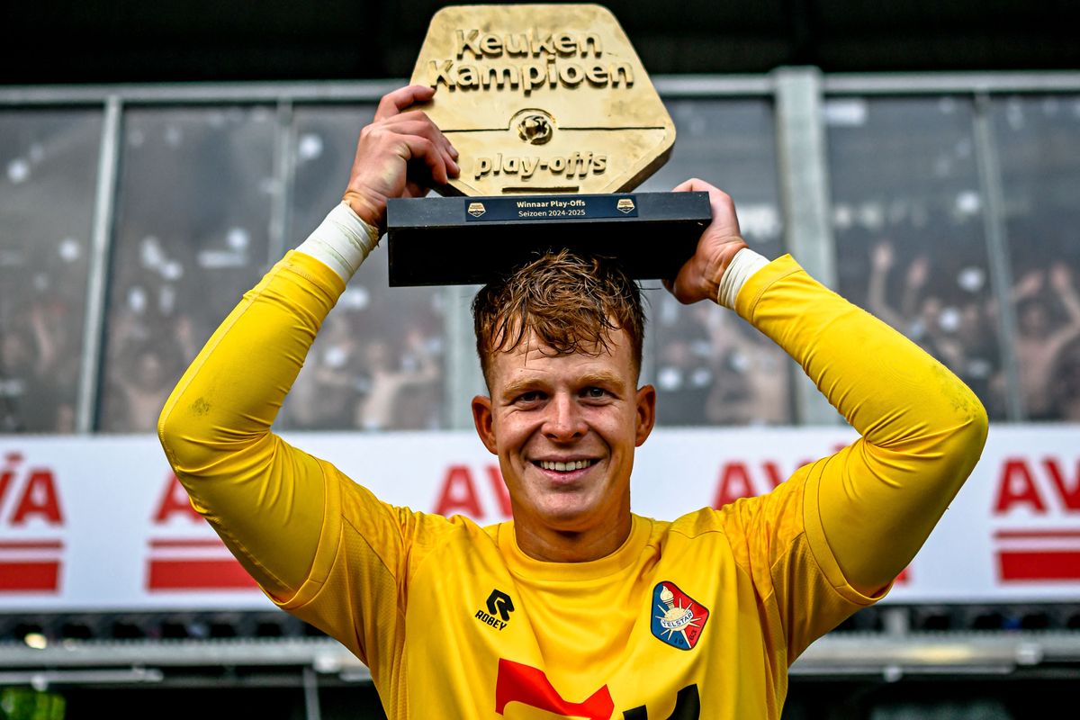 Ronald Koeman Jr., holland, Eredivisie, Telstar, kapus, Telstar goalkeeper Ronald Koeman JR. participates in the match between Willem II and Telstar (play-off final) at the Koning Willem II stadium for the Keuken Kampioen Divisie (play-offs final) season 2024-2025 in Tilburg, Netherlands, on June 1, 2025. (Photo by Stefan Koops / EYE4images) (Photo by Stefan Koops / NurPhoto / NurPhoto via AFP)