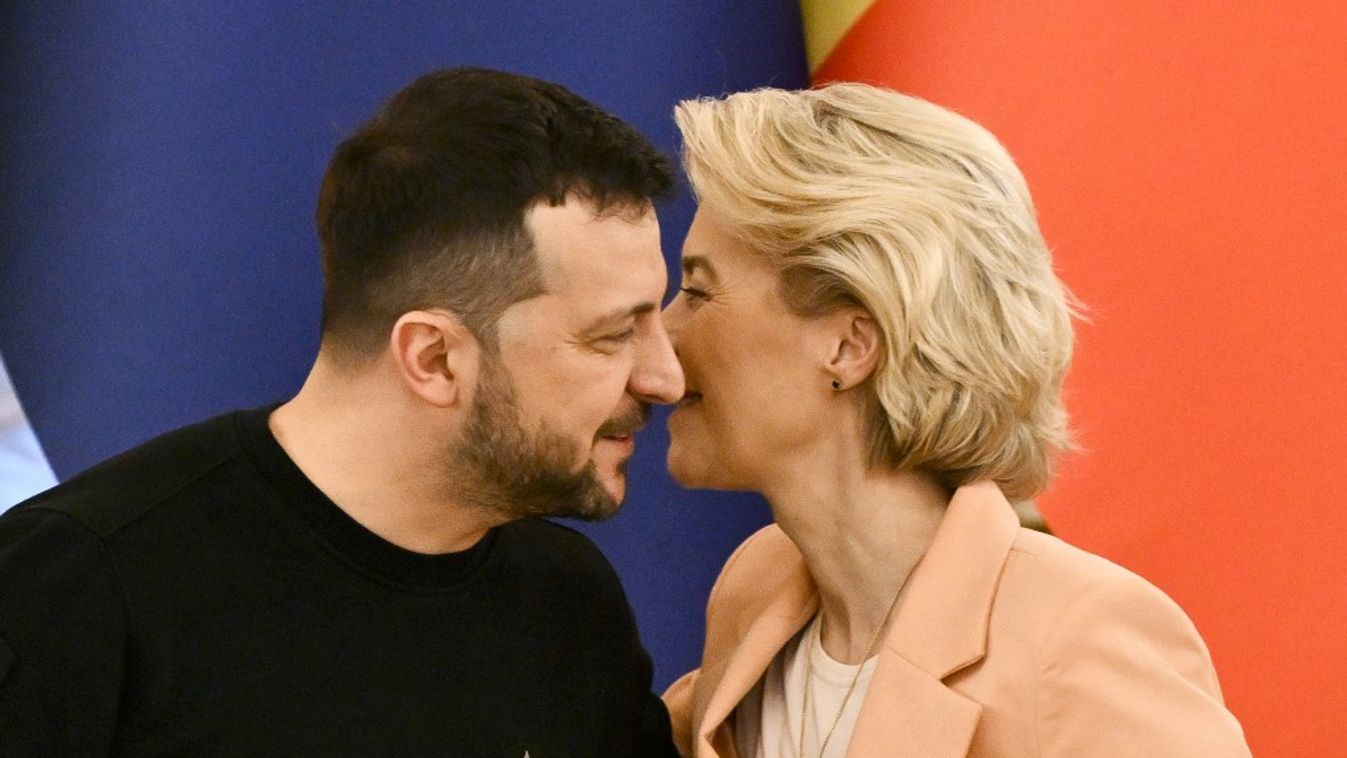 Volodimir Zelenszkij ukrán elnök és Ursula von der Leyen, az Európai Bizottság elnöke (Fotó: AFP)