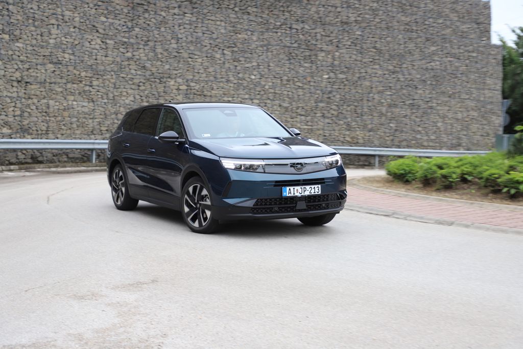 Opel Astra vs Grandland teszt