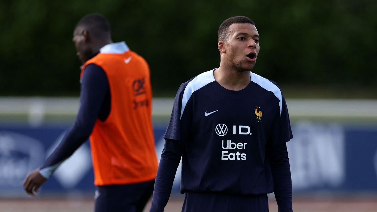 Mbappé megalázta Thuramot a francia válogatott csapatgyűlésén, rögzítették a kamerák